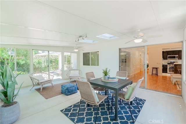7215 Enfield Ave, Reseda, CA 91335 - sunroom / solarium with ceiling fan and a skylight