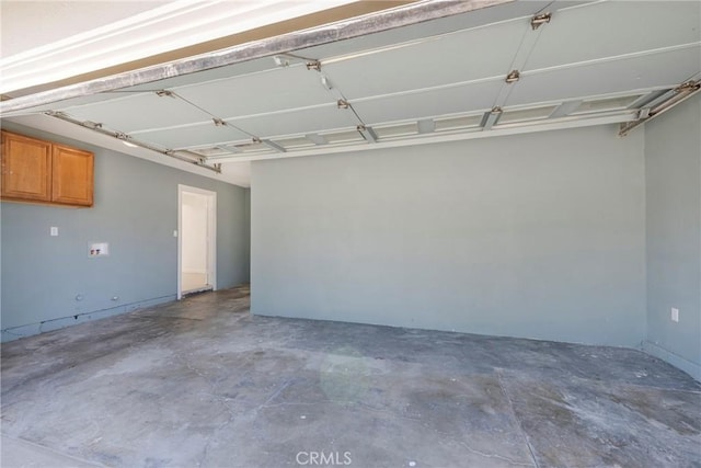 8888 Patrero St, Riverside, CA 92503 - view of garage