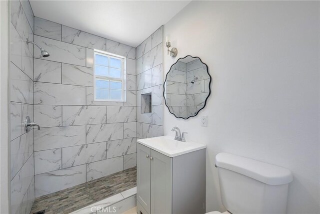 8888 Patrero St, Riverside, CA 92503 - full bath featuring vanity and tiled shower