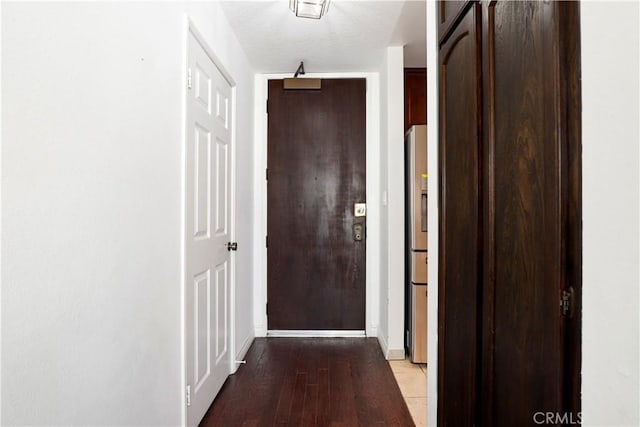 435 S La Fayette Park Pl Unit 311, Los Angeles, CA 90057 - hall featuring baseboards and light wood-type flooring