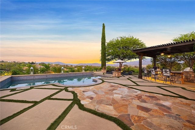 33260 Susan Grace Ct, Temecula, CA 92592 - outdoor pool with a patio area, a mountain view, and a bar