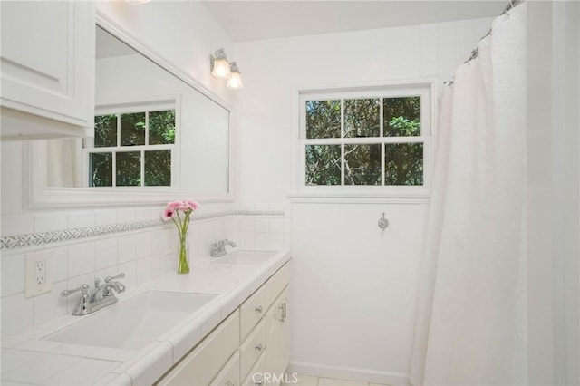 109 Via Ardilla, Palos Verdes Estates, CA 90274 - bathroom with double vanity