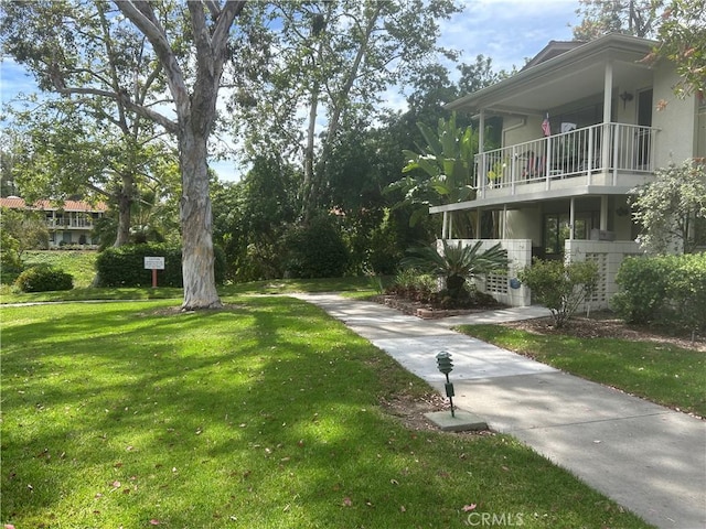 911 Ronda Sevilla Unit D, Laguna Woods, CA 92637 - view of grassy yard