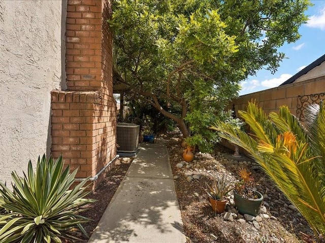 15745 Malaga Dr, Fontana, CA 92336 - photo 32