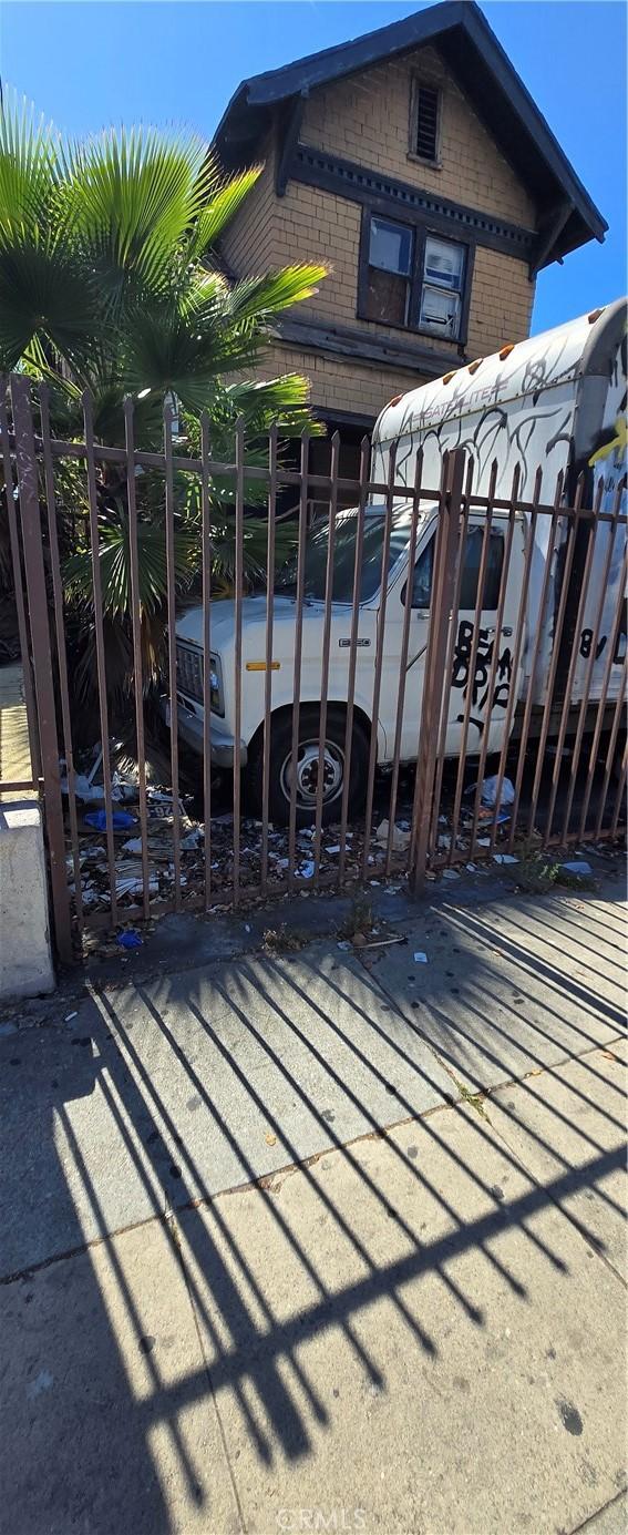 2008 W 28th St, Los Angeles, CA 90018 - photo 1