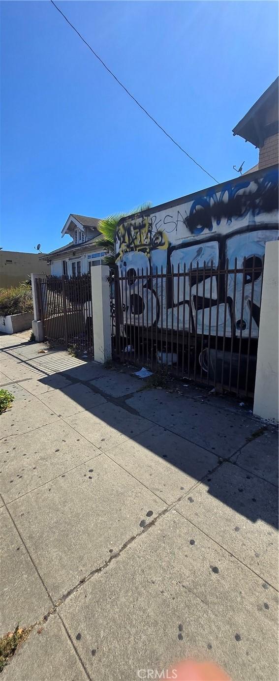 2008 W 28th St, Los Angeles, CA 90018 - photo 5
