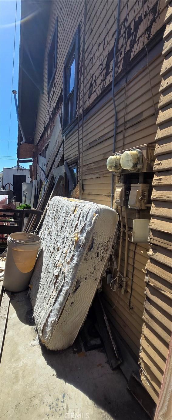 2008 W 28th St, Los Angeles, CA 90018 - photo 36