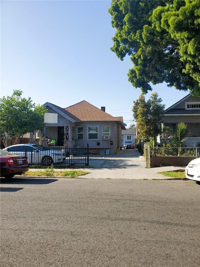 211 W 52nd St, Los Angeles, CA 90037 - view of bungalow-style home