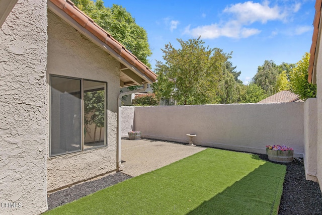4062 Bridgewood Ln, Thousand Oaks, CA 91362 - fenced backyard featuring a patio area