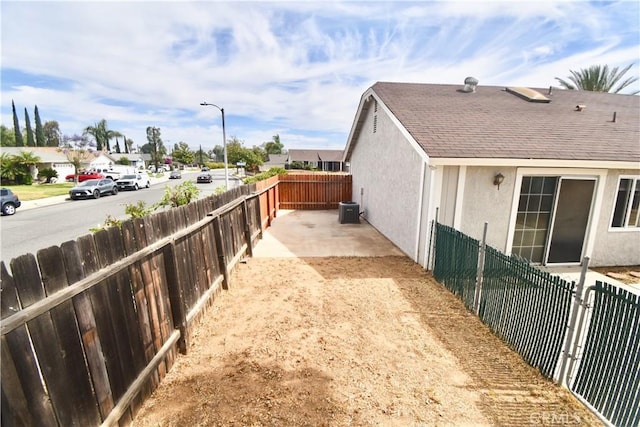 22692 Abington Pl, Moreno Valley, CA 92553 - view of yard featuring a patio area