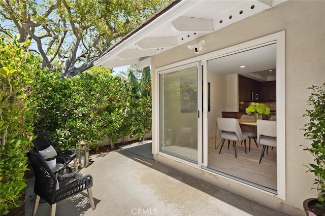 403 Vista Parada, Newport Beach, CA 92660 - view of patio / terrace