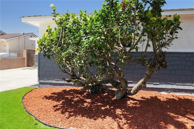 2321 W 182nd St, Torrance, CA 90504 - view of side of home