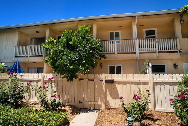 8131 Canby Ave Unit 5, Reseda, CA 91335 - view of property