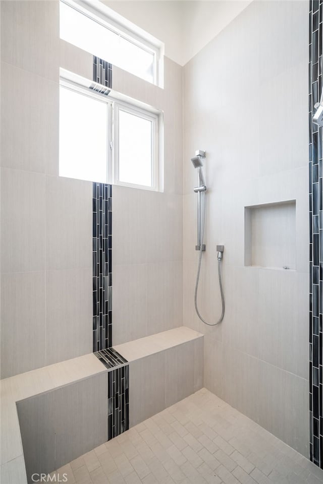 2623 Carnegie Ln, Redondo Beach, CA 90278 - bathroom featuring a tile shower