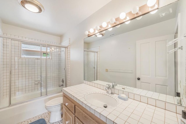 4678 Sun Vly, Del Mar, CA 92014 - full bath featuring combined bath / shower with glass door and vanity