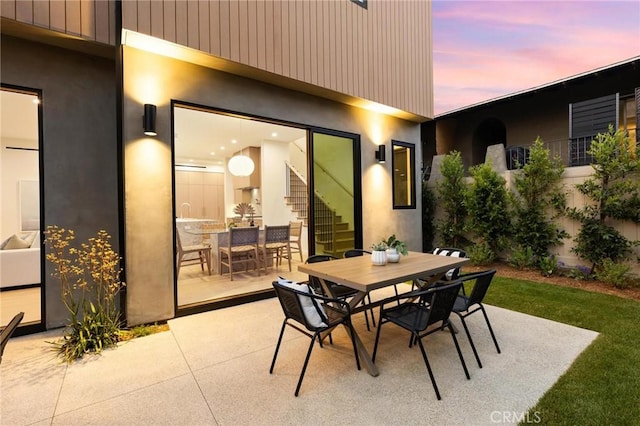 2206 Gates Ave Unit A, Redondo Beach, CA 90278 - view of patio featuring outdoor dining space