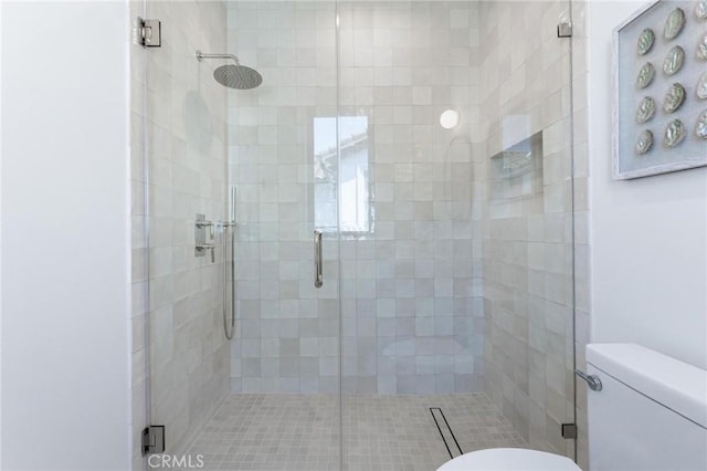 2206 Gates Ave Unit A, Redondo Beach, CA 90278 - full bathroom with toilet and a shower stall