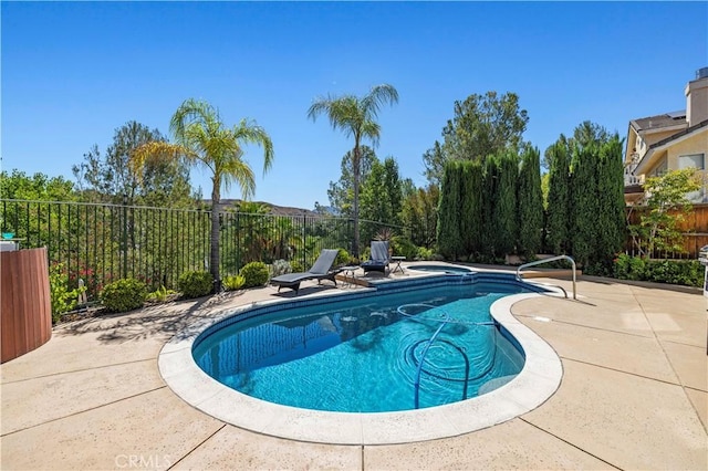 29508 Alyssum Ln, Canyon Country, CA 91387 - view of swimming pool with a patio area and an in-ground hot tub
