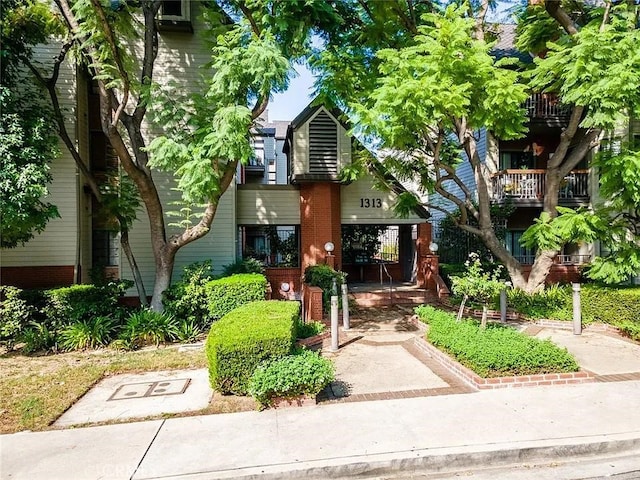 1313 Valley View Rd Unit 103, Glendale, CA 91202 - view of front of house featuring brick siding