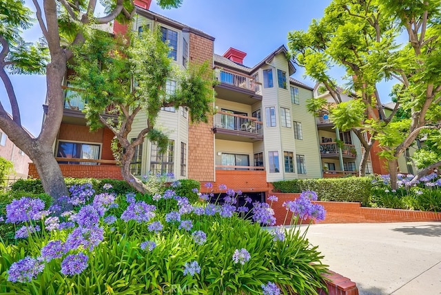 1313 Valley View Rd Unit 103, Glendale, CA 91202 - view of apartment building / complex