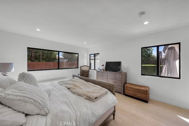 1834 Stearns Dr, Los Angeles, CA 90035 - bedroom featuring light wood-type flooring and recessed lighting