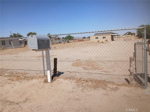 35021 Birch Rd, Barstow, CA 92311 - view of yard