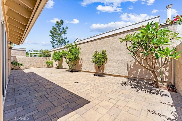 28082 Palmetto Ct, Laguna Niguel, CA 92677 - fenced backyard with a patio