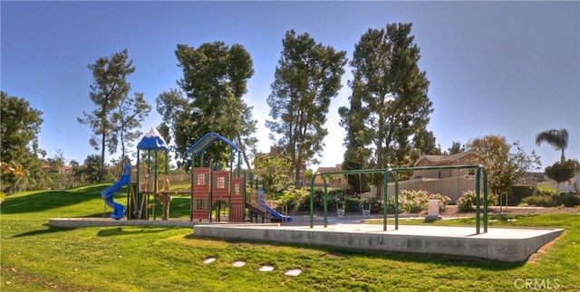 28082 Palmetto Ct, Laguna Niguel, CA 92677 - community play area featuring a lawn