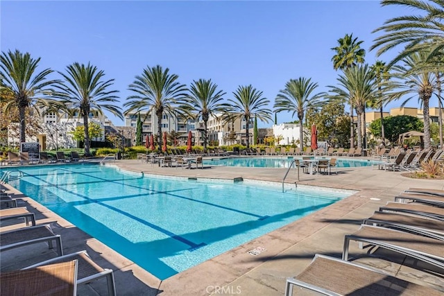 13028 Central Ave Unit 202, Hawthorne, CA 90250 - community pool with a patio