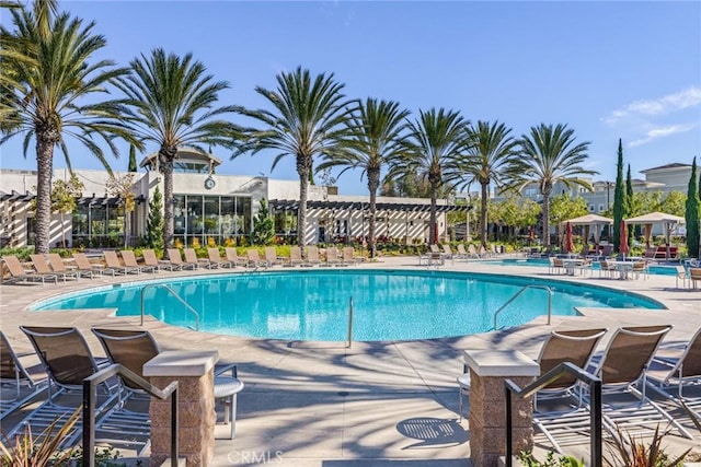 13028 Central Ave Unit 202, Hawthorne, CA 90250 - community pool with a patio