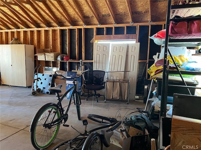 9535 Timberlane Ave, Hesperia, CA 92345 - view of garage