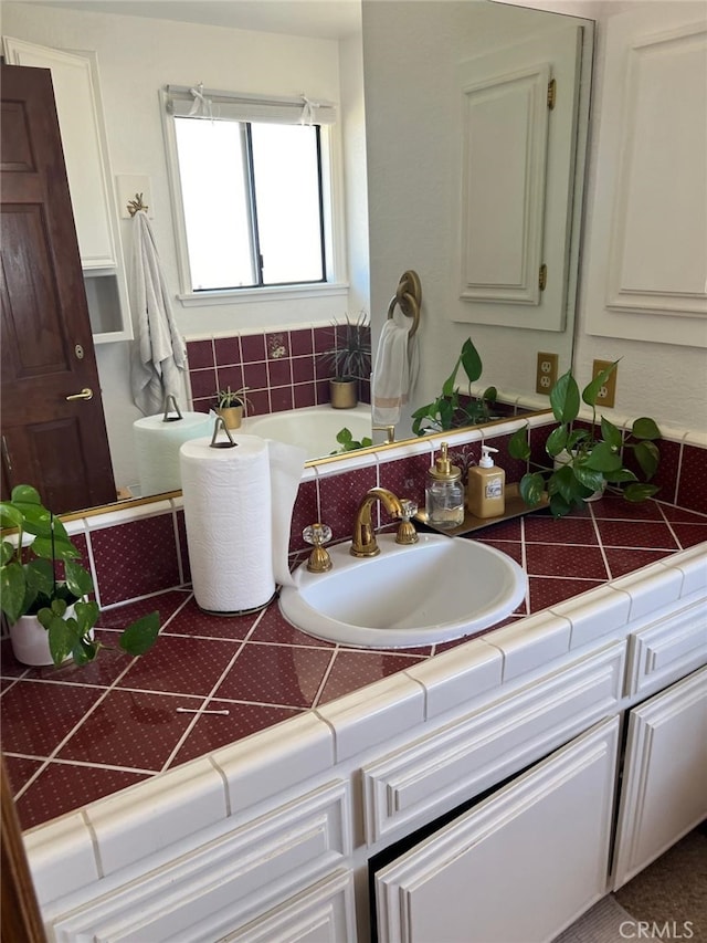 9535 Timberlane Ave, Hesperia, CA 92345 - bathroom featuring vanity