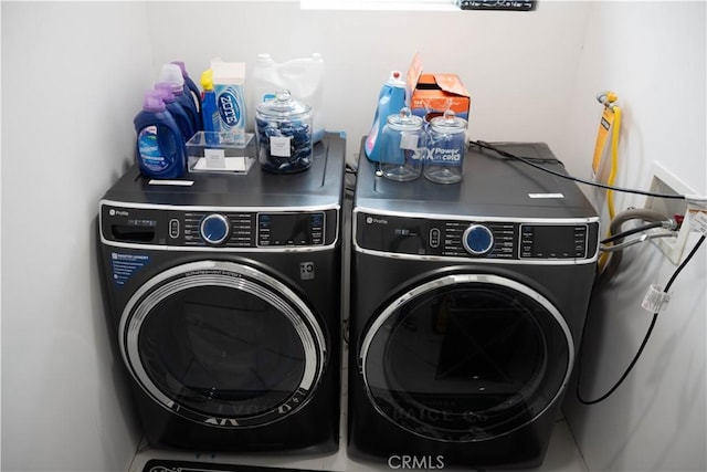 9359 Cecilia St, Downey, CA 90241 - laundry room featuring washing machine and clothes dryer