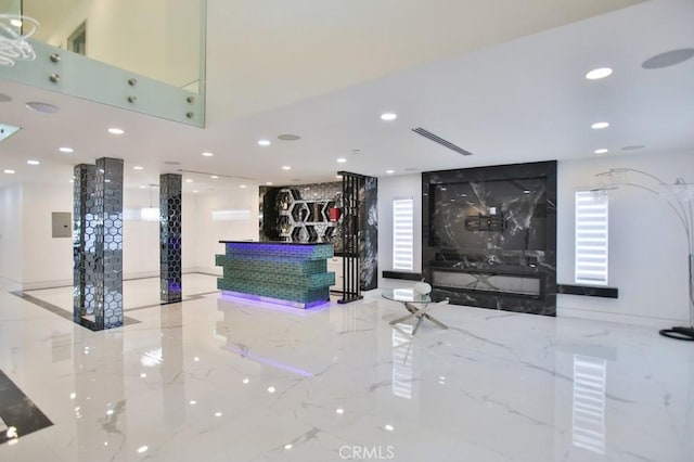 9359 Cecilia St, Downey, CA 90241 - welcome area featuring recessed lighting