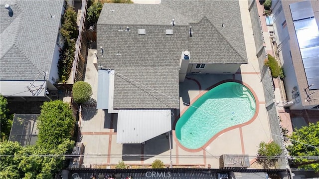 6644 Bothwell Rd, Reseda, CA 91335 - view from above of property with a pool