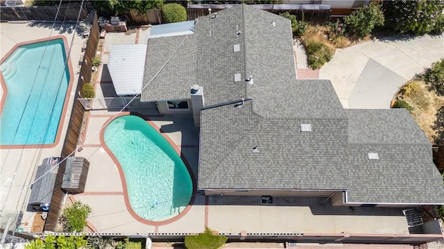 6644 Bothwell Rd, Reseda, CA 91335 - view from above of property featuring a pool area