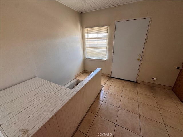 29095 Arrowhead Ave, Barstow, CA 92311 - foyer with light tile patterned floors