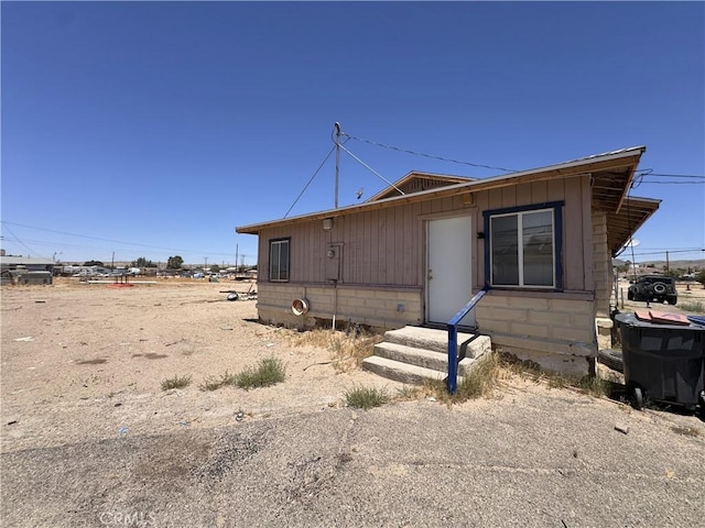 29095 Arrowhead Ave, Barstow, CA 92311 - view of front facade with entry steps