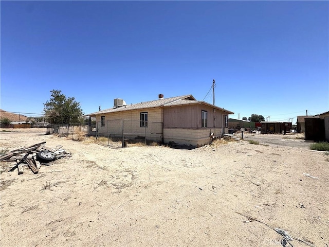 29095 Arrowhead Ave, Barstow, CA 92311 - back of house featuring a chimney