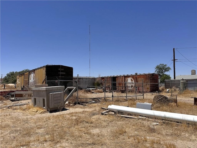 29095 Arrowhead Ave, Barstow, CA 92311 - view of yard with an outdoor structure