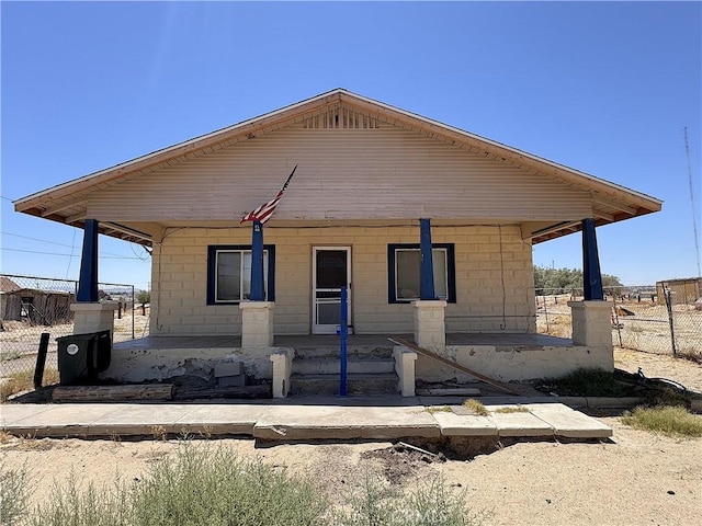 29095 Arrowhead Ave, Barstow, CA 92311 - rear view of house featuring covered porch