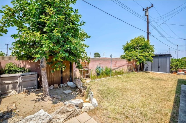 2033 W 169th Pl, Torrance, CA 90504 - fenced backyard with a shed