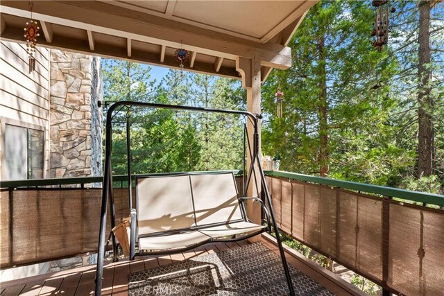 27528 Ashwood Ln, Lake Arrowhead, CA 92352 - photo 6