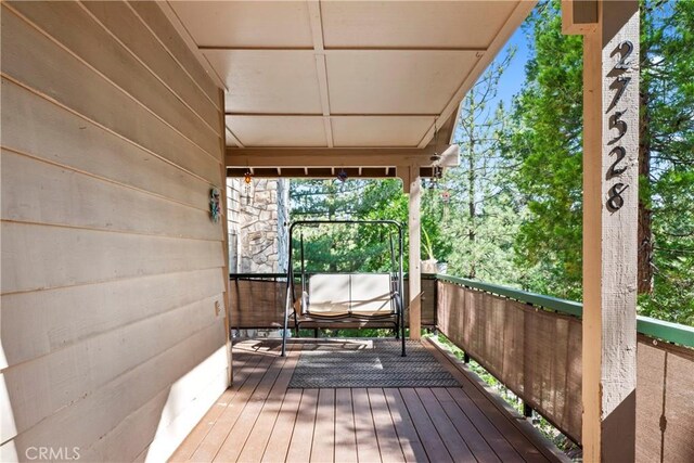 27528 Ashwood Ln, Lake Arrowhead, CA 92352 - photo 4