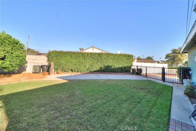1247 E Marbury St, West Covina, CA 91790 - view of yard with a patio area