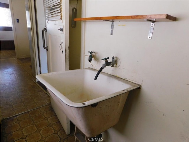 10852 Otsego St, North Hollywood, CA 91601 - full bath with a soaking tub and a sink