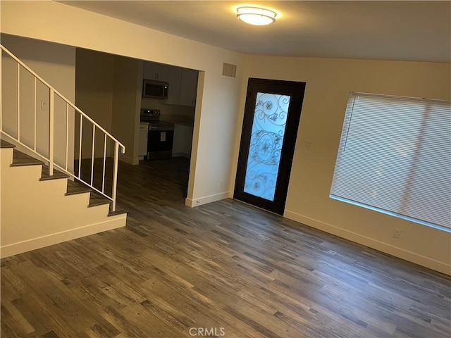 7300 Lennox Ave Unit I5, Van Nuys, CA 91405 - photo 2