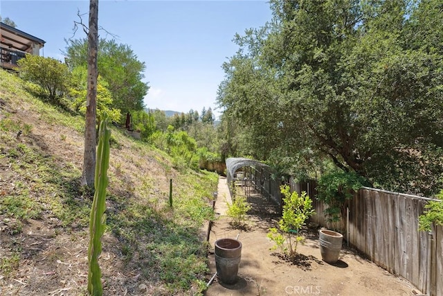 24311 Sylvan Glen Rd, Calabasas, CA 91302 - view of yard