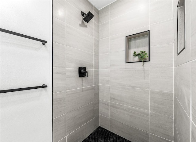 6816 E Driscoll St, Long Beach, CA 90815 - bathroom featuring tiled shower