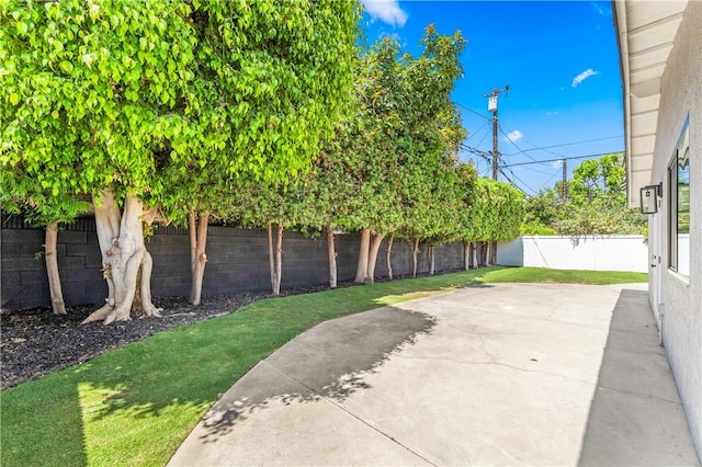 6816 E Driscoll St, Long Beach, CA 90815 - fenced backyard featuring a patio area